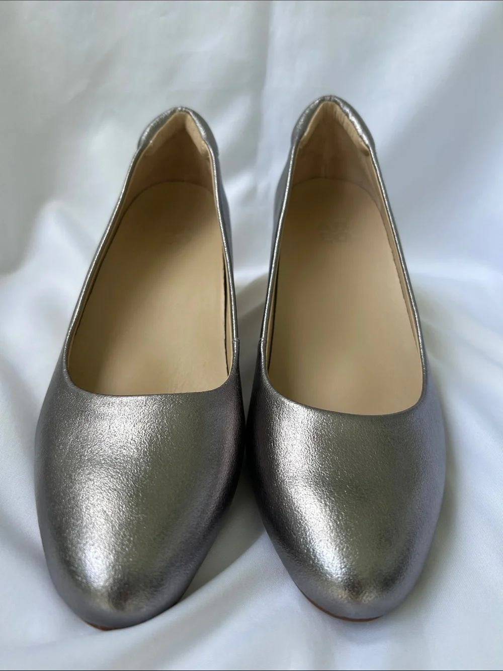 Abeo metallic silver